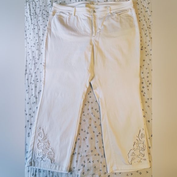J. Jill White Lace Cutout Crop Jeans - Picture 1 of 7